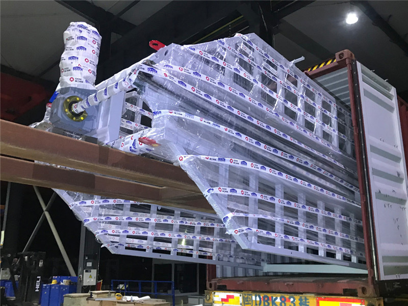 QGM’s ZN900CG automatische blokmachine met uithardingsreksysteem werd naar El Salvador gestuurd