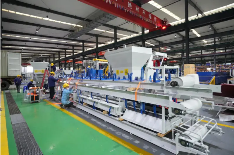 De lente is de perfecte tijd voor hard werken en vooruitgang. Quangong Machinery Co., Ltd. is druk bezig met het verzenden van goederen naar het buitenland.