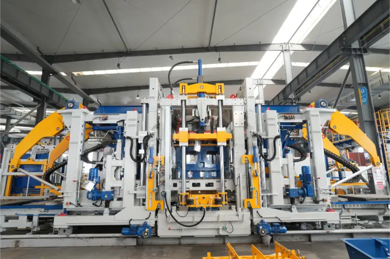 Quangong Machinery Co., Ltd. ZN2000-2 blokvormmachine: kernprestaties maken een nieuwe upgrade mogelijk in het intelligent maken van stenen
