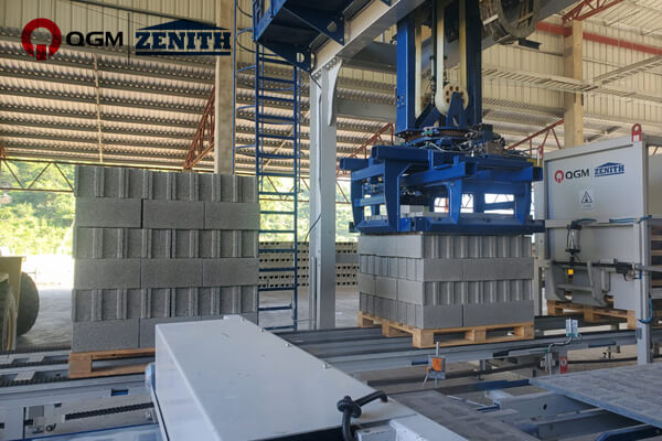 QGM NIEUWE ZN900C Automatische betonblokkenmachine in Honduras